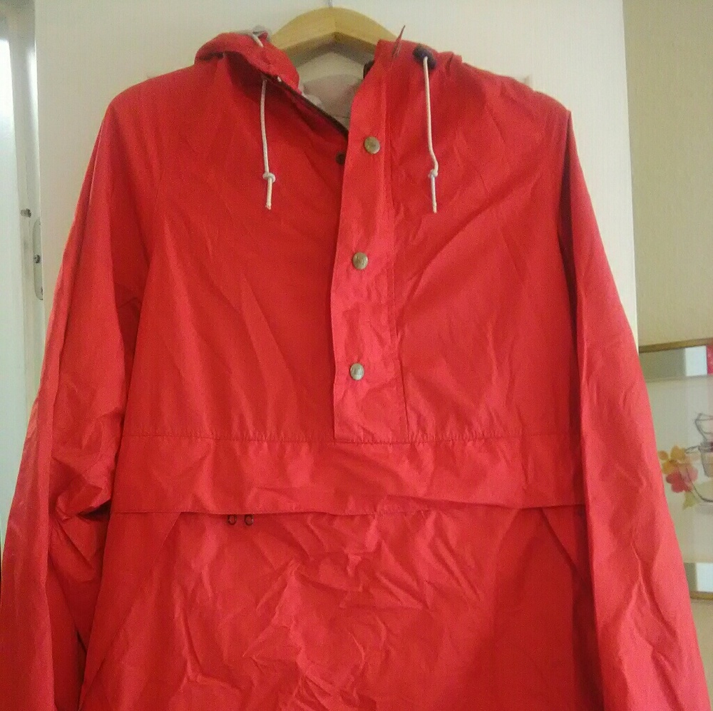 Red rei windbreaker